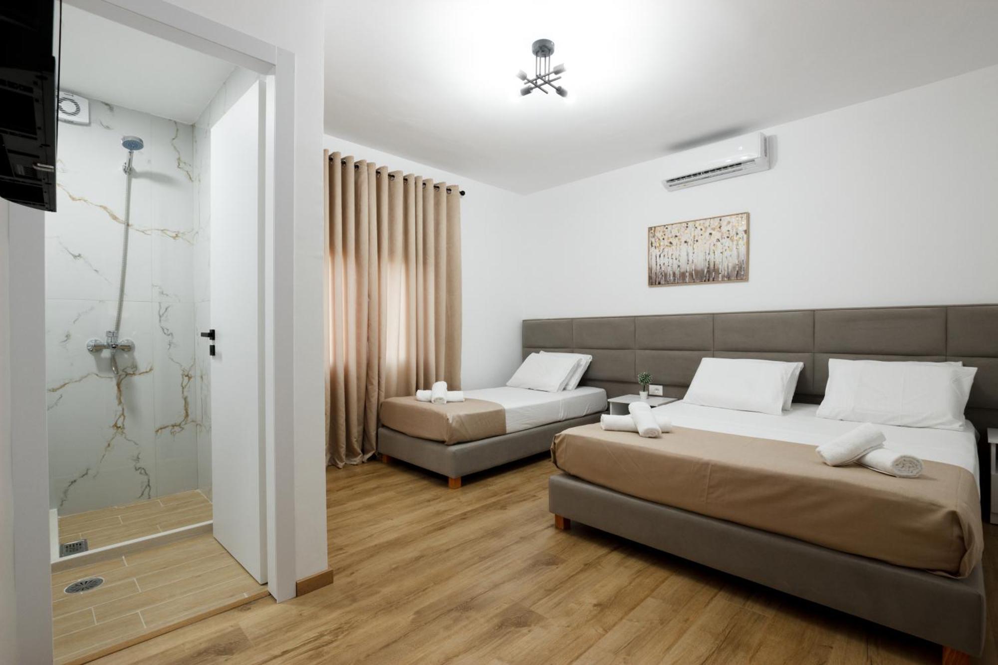 Vila Agimi 65 Gjirokastër Exteriör bild
