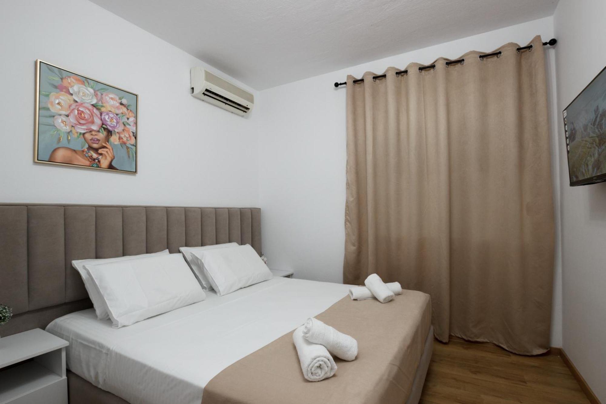 Vila Agimi 65 Gjirokastër Exteriör bild