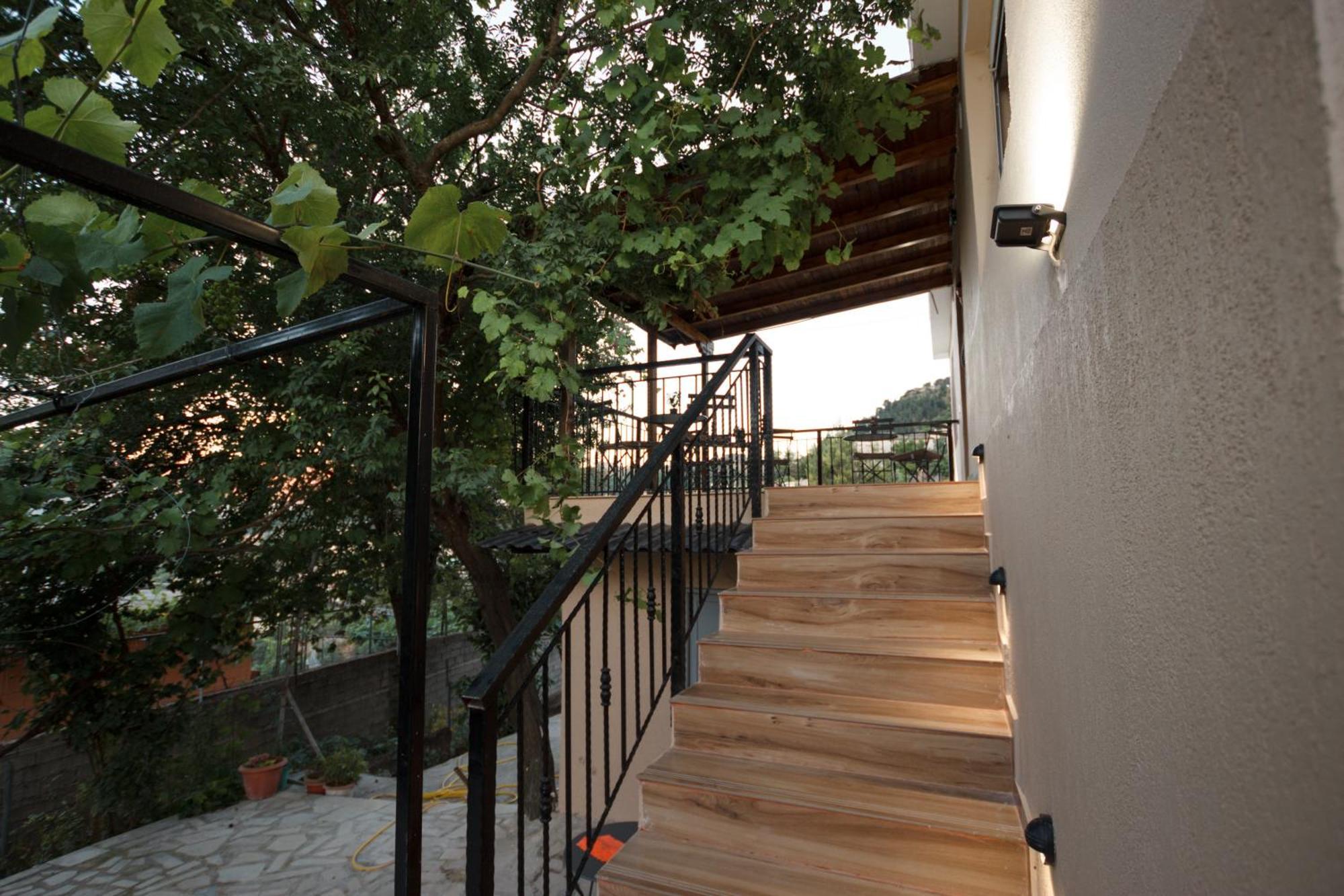 Vila Agimi 65 Gjirokastër Exteriör bild
